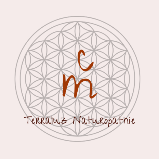 logo de terraluz naturopathie, fond rose pale avec une fleur de vie orné d'un M et d'un C et du texte "terraluz naturopathie"